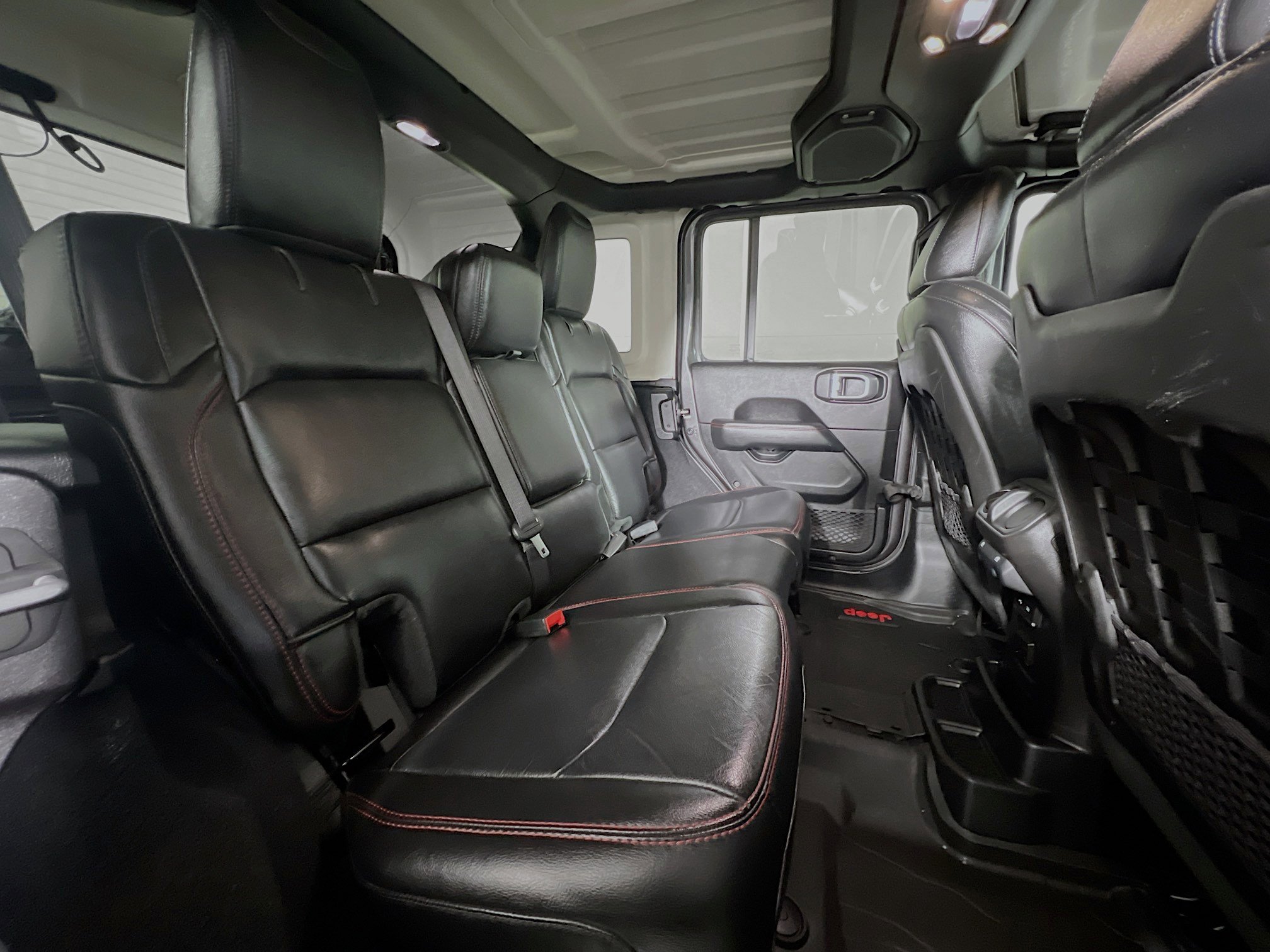 Used 2020 Jeep Wrangler Unlimited Rubicon w/ Dual Top Group AWD/4WD image 22