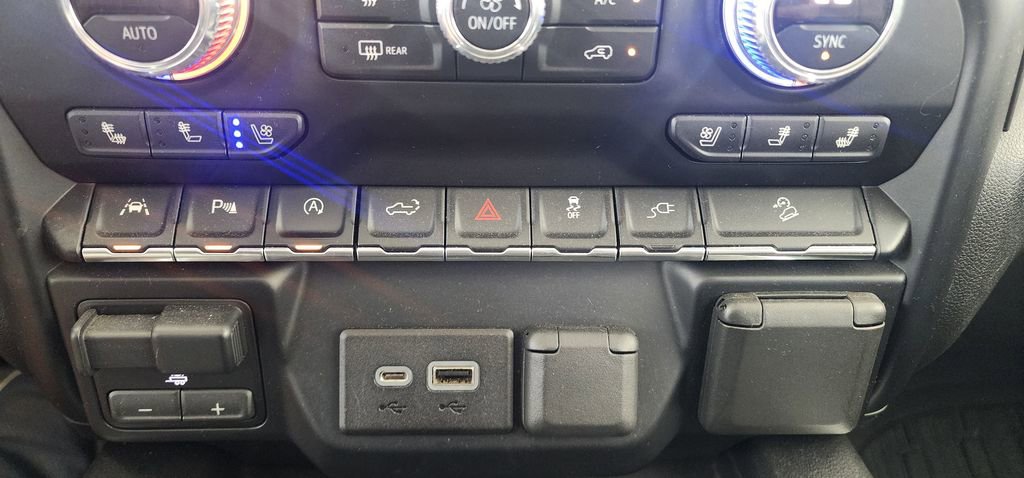 Used 2019 GMC Sierra 1500 AT4 w/ Technology Package AWD/4WD image 38