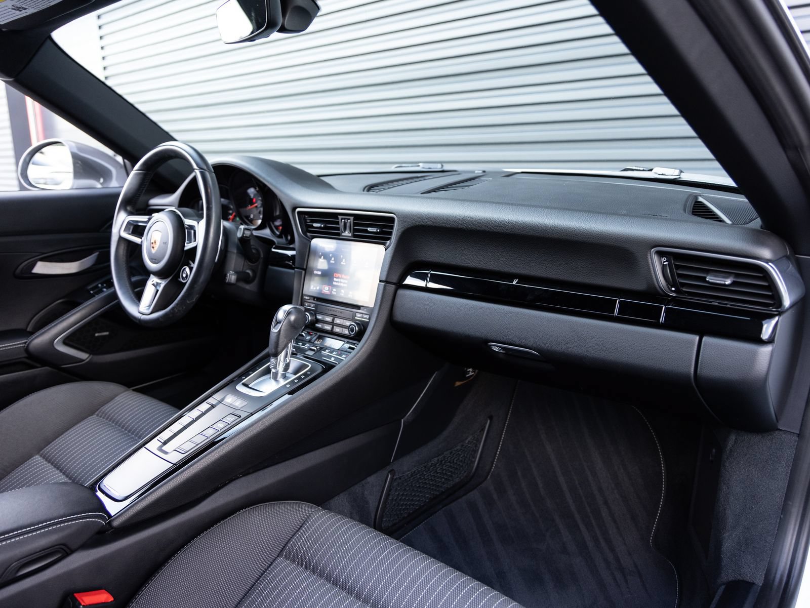Certified 2018 Porsche 911 Carrera T RWD image 32