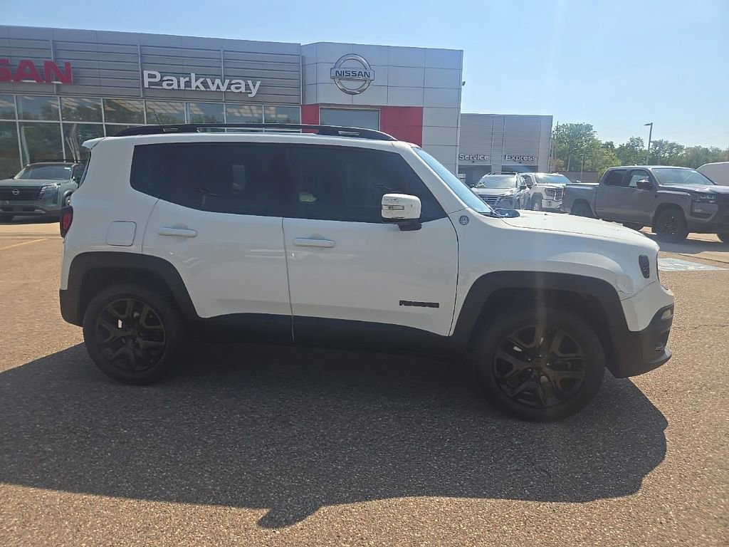 Used 2017 Jeep Renegade Altitude AWD/4WD image 8