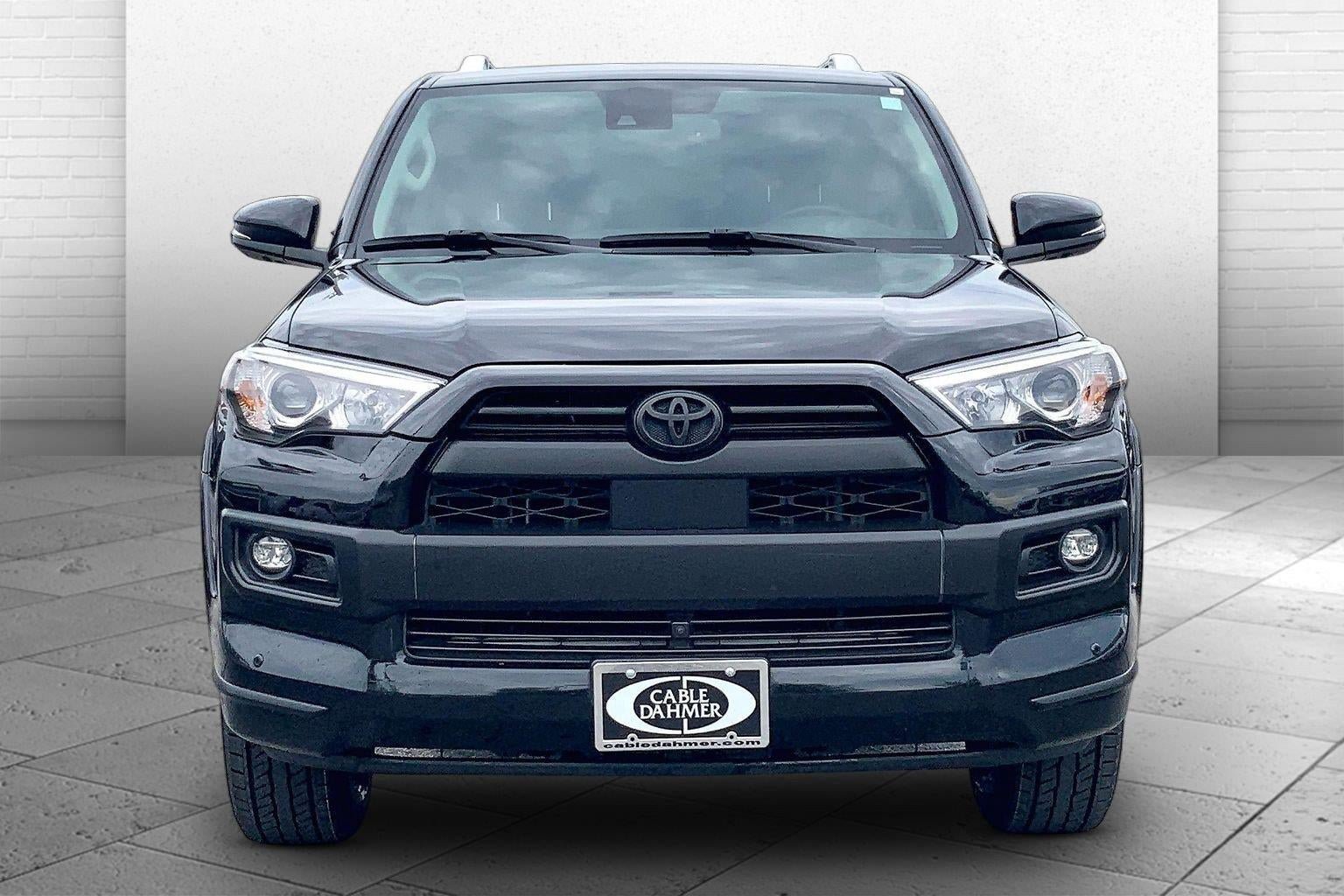 Used 2024 Toyota 4Runner Limited AWD/4WD image 2