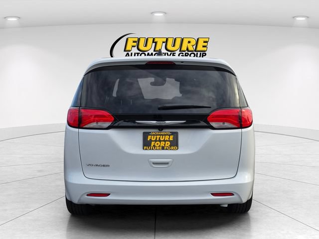 Used 2024 Chrysler Voyager LX FWD image 5