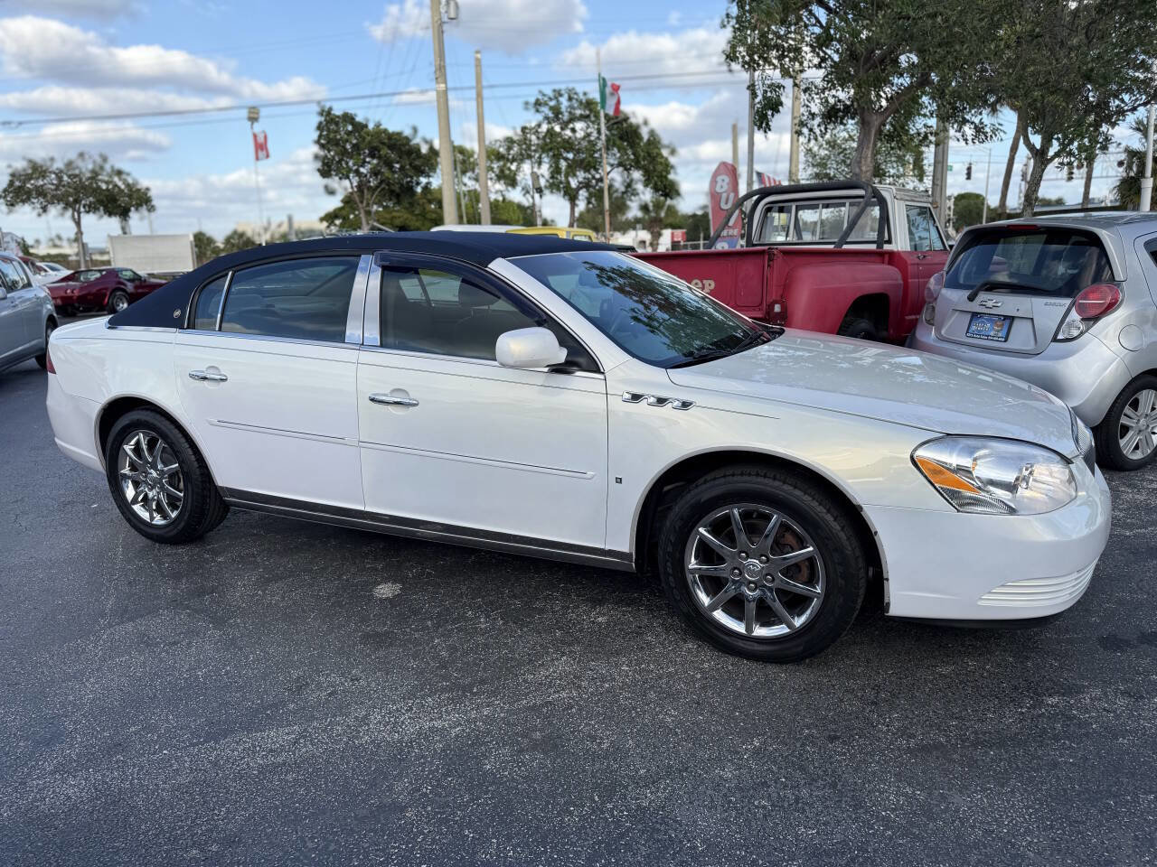Used 2007 Buick Lucerne CXL w/ Luxury Package FWD image 7