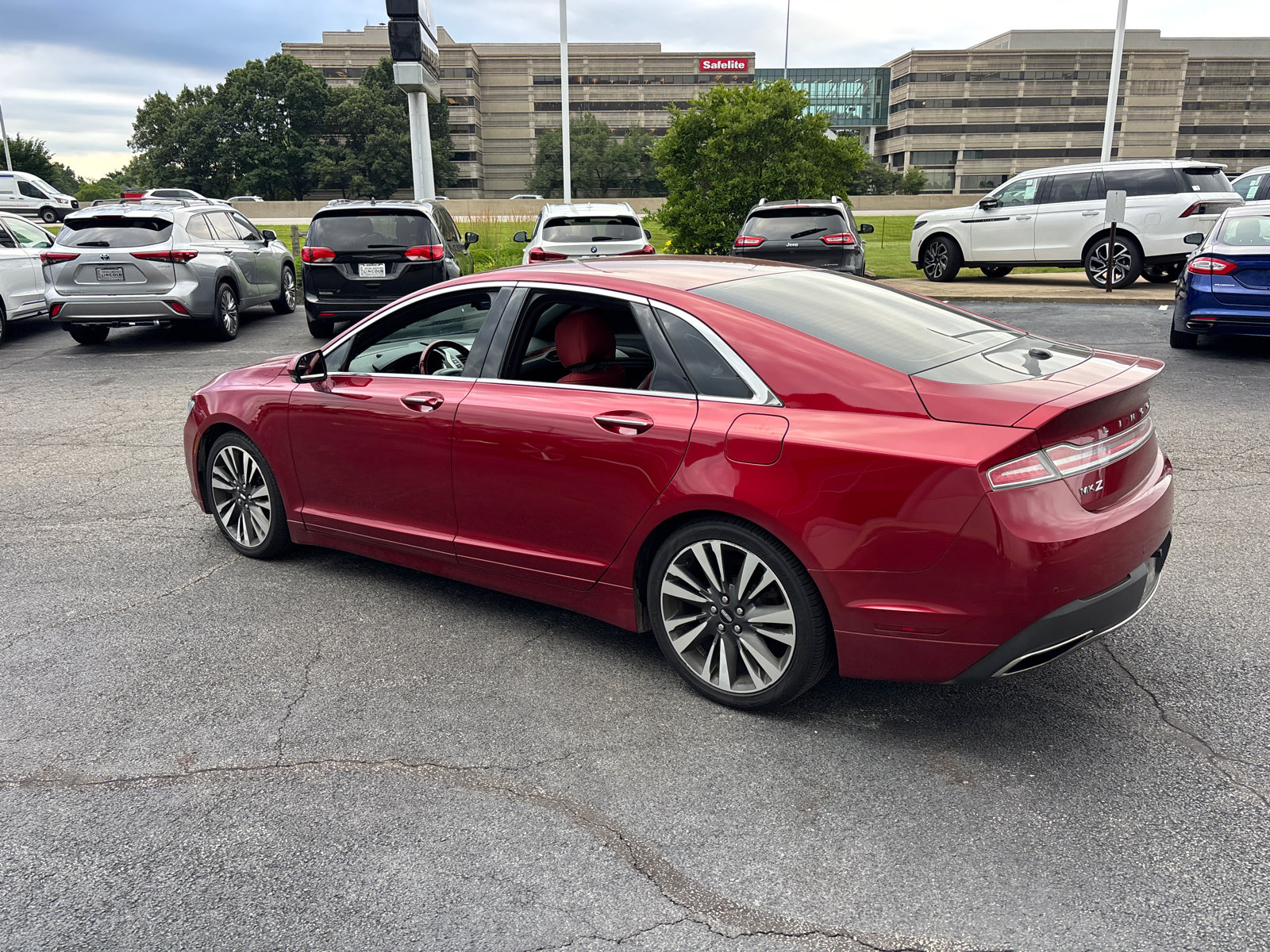 Used 2017 Lincoln MKZ Select FWD image 5