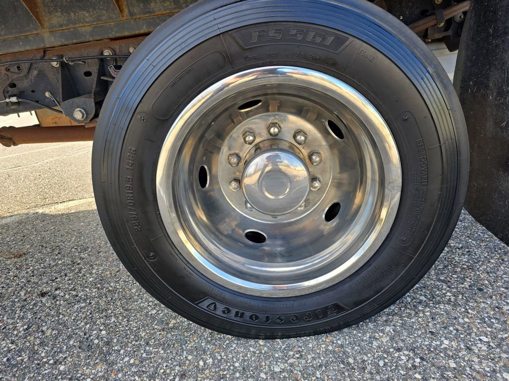Used 2016 Ford F550 2WD Regular Cab Super Duty image 28