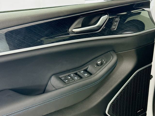 Used 2024 Jeep Grand Cherokee Trailhawk image 18