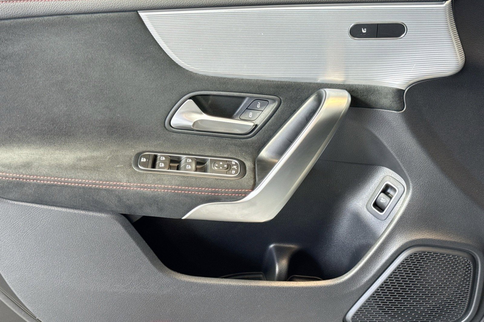 Used 2022 Mercedes-Benz CLA 250 image 17