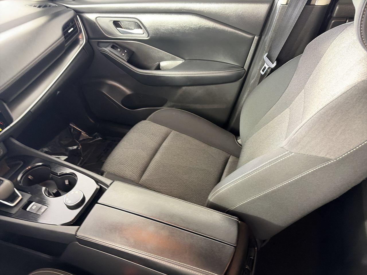 Used 2025 Nissan Rogue SV AWD/4WD image 21