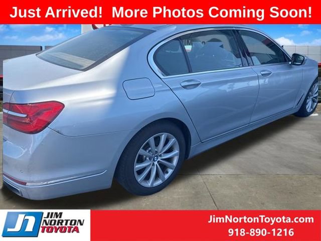 Used 2017 BMW 740i xDrive image 4