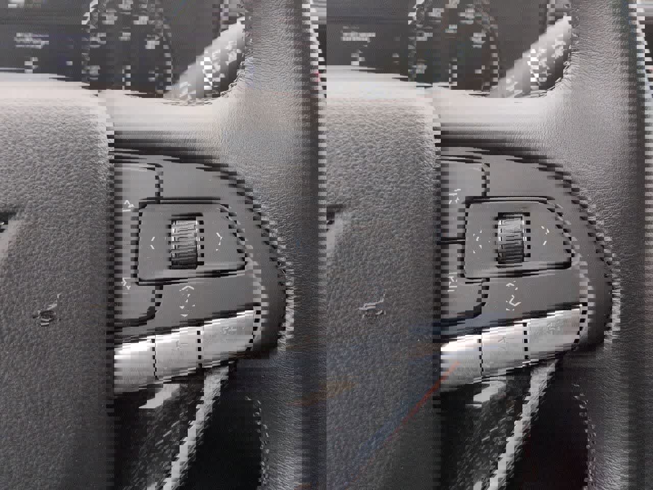 Used 2023 Cadillac XT6 Premium Luxury w/ LPO, Floor Liner Package image 27