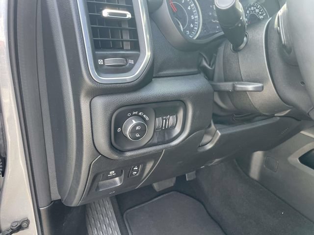 Used 2025 RAM 1500 Laramie AWD/4WD image 21