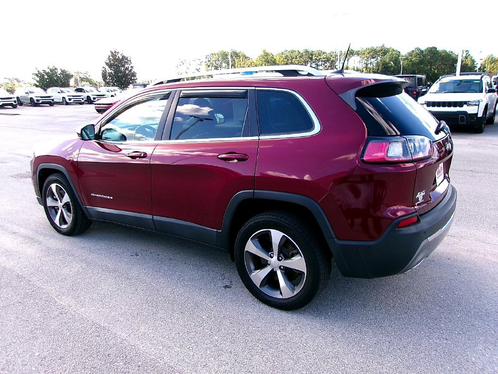 Used 2021 Jeep Cherokee Limited w/ Elite Package FWD image 2