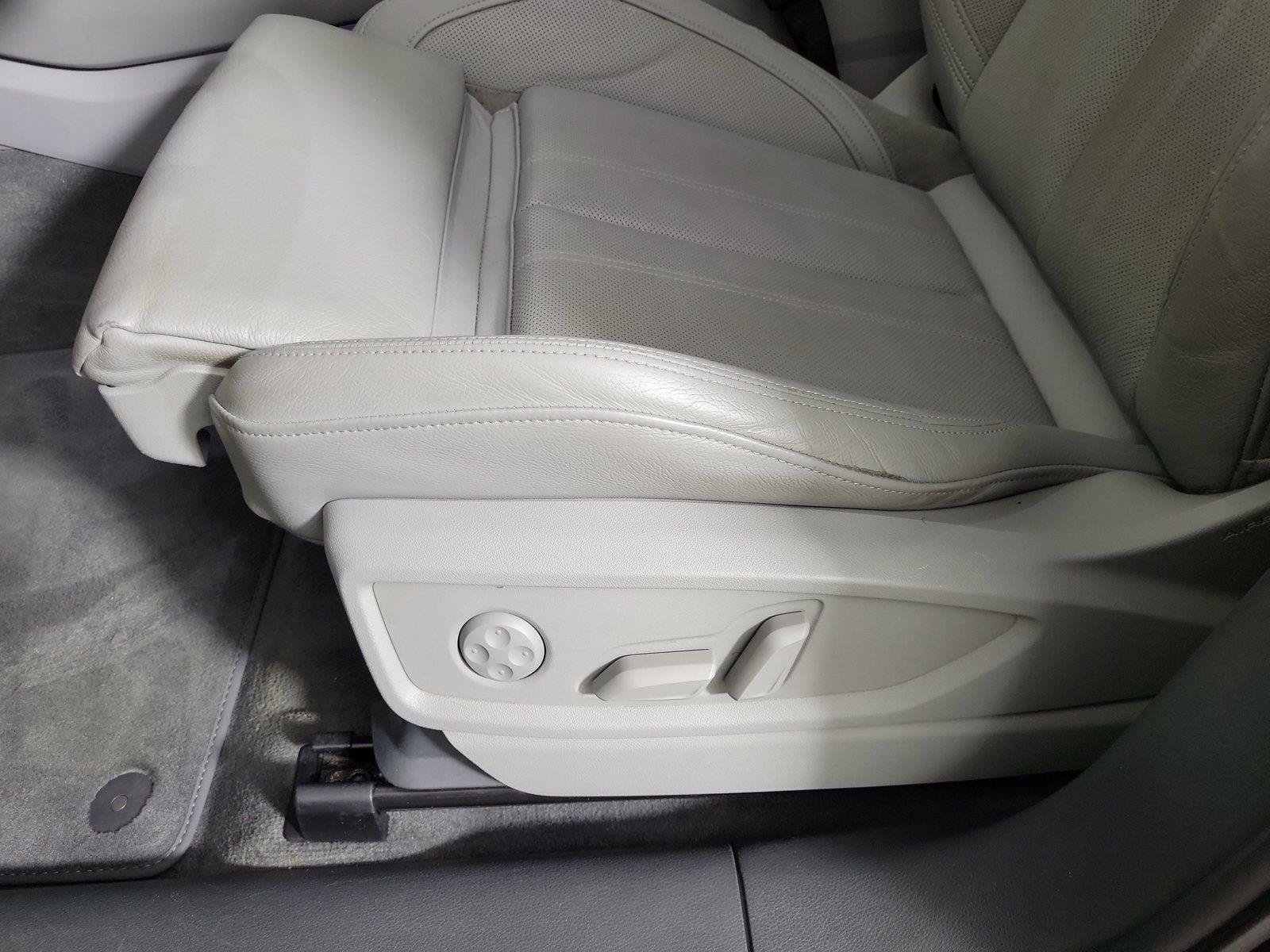 Used 2019 Audi Q5 2.0T Premium Plus w/ Premium Plus Package AWD/4WD image 21