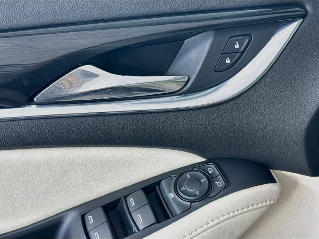 Used 2024 Buick Enclave Essence w/ Technology Package FWD image 23
