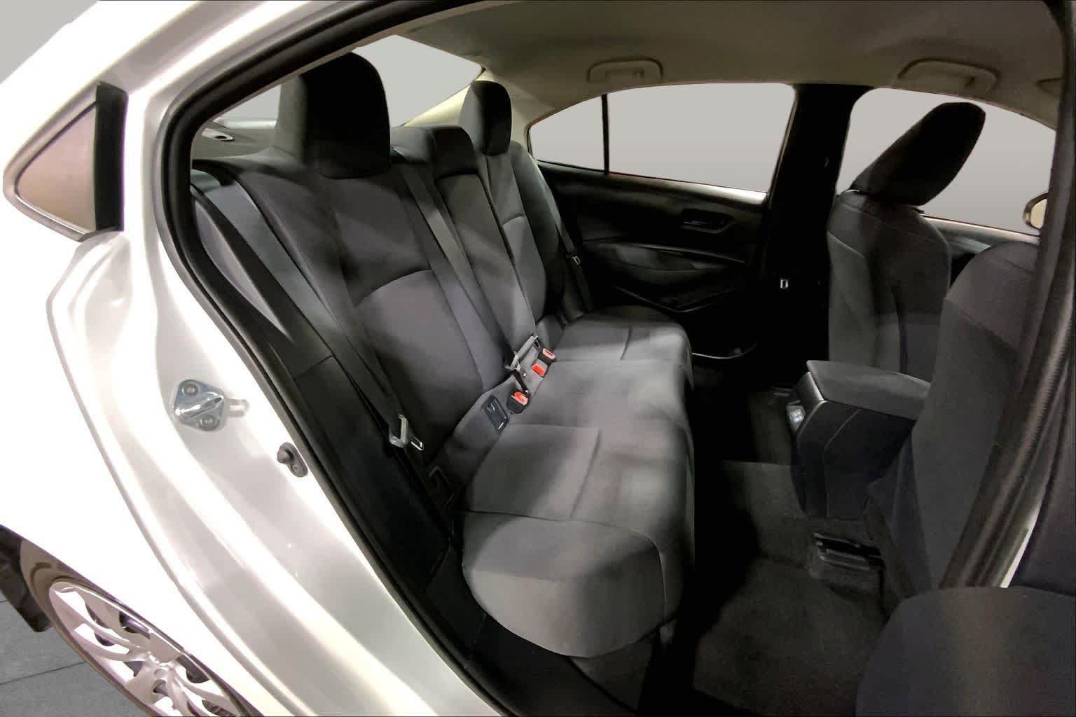 Used 2025 Toyota Corolla LE FWD image 20