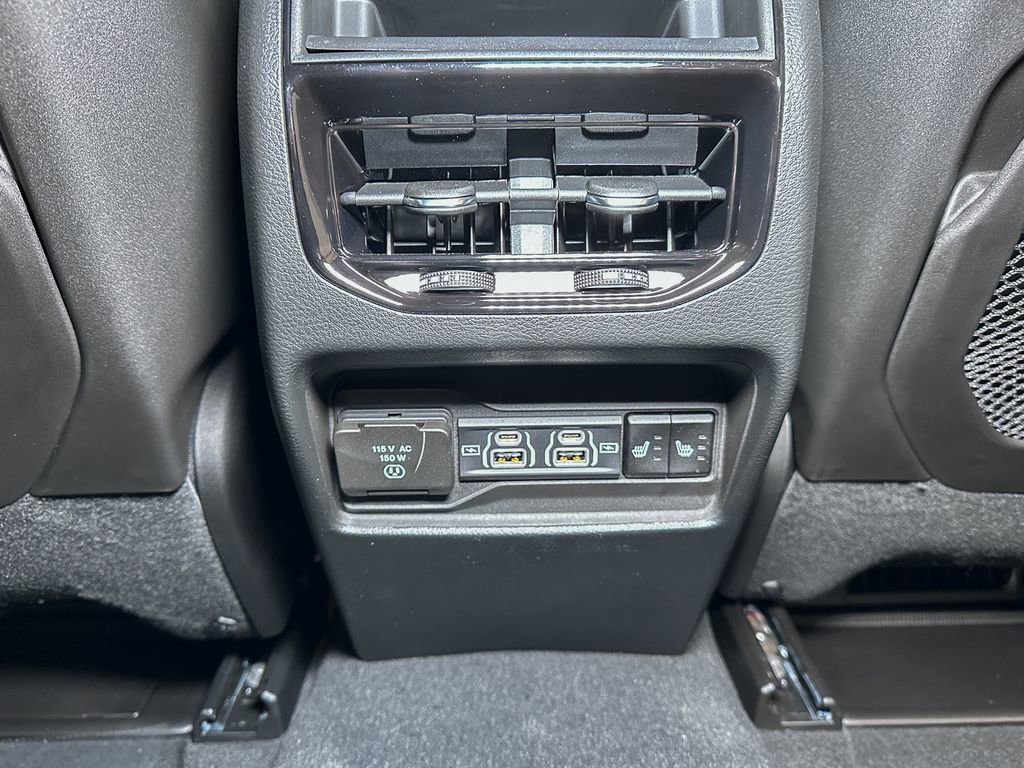 New 2025 Jeep Grand Cherokee Limited w/ Black Appearance Package image 22