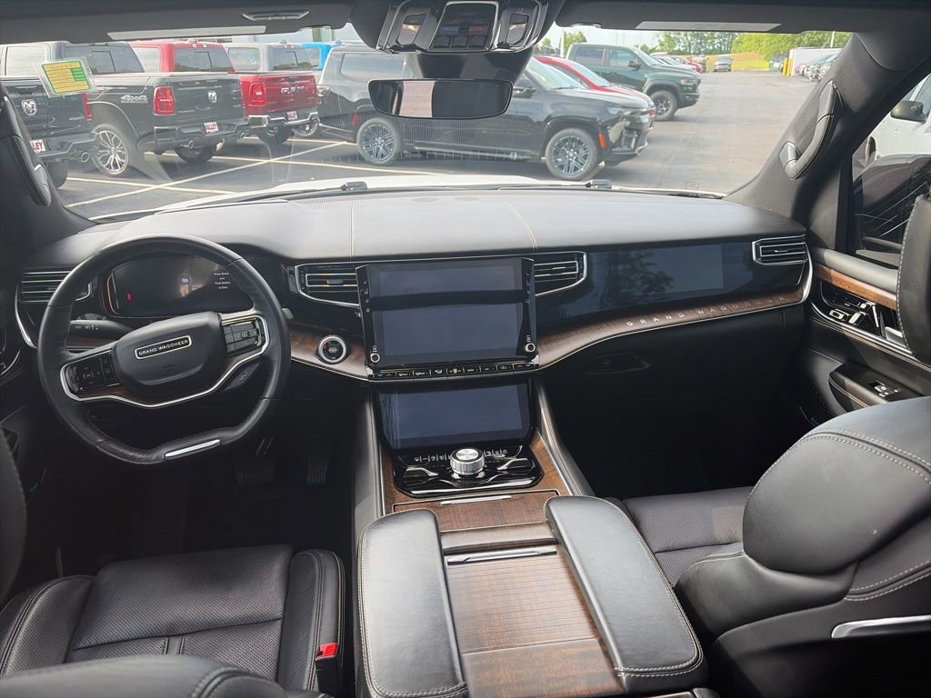 Used 2025 Jeep Grand Wagoneer 4WD image 10