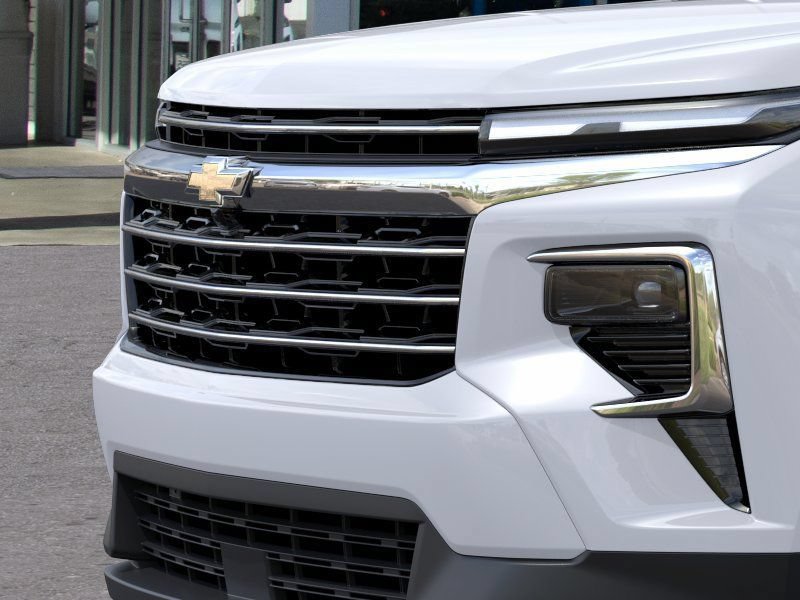 New 2027 Chevrolet Traverse LT w/ Sun and Wheel Package FWD image 13