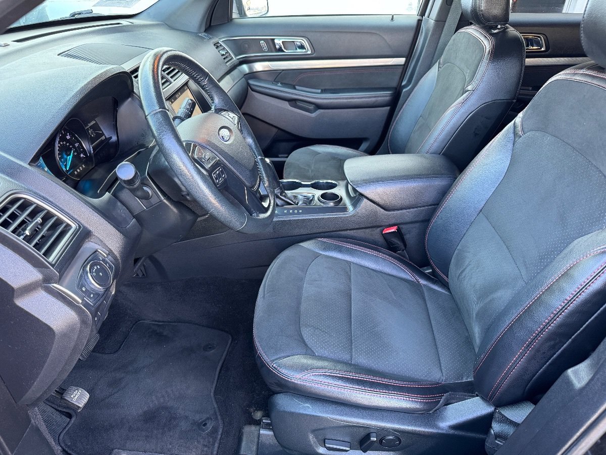 Used 2019 Ford Explorer XLT w/ Equipment Group 202A FWD image 27