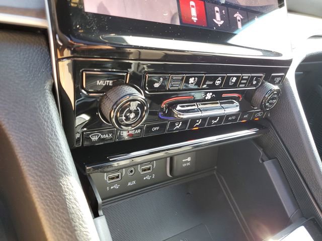 New 2025 Jeep Grand Cherokee Limited w/ Luxury Tech Group II image 12