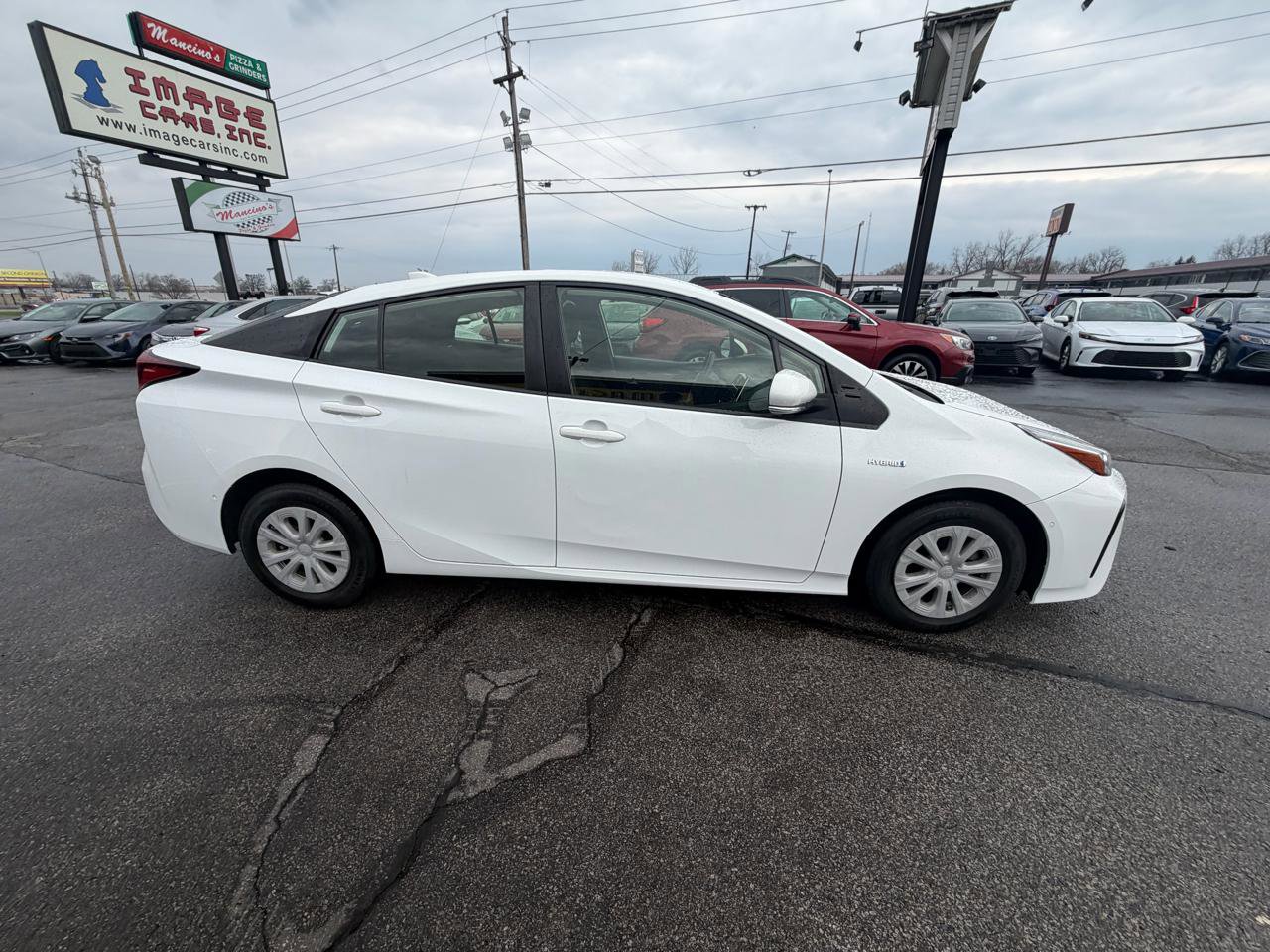 Used 2021 Toyota Prius LE FWD image 6