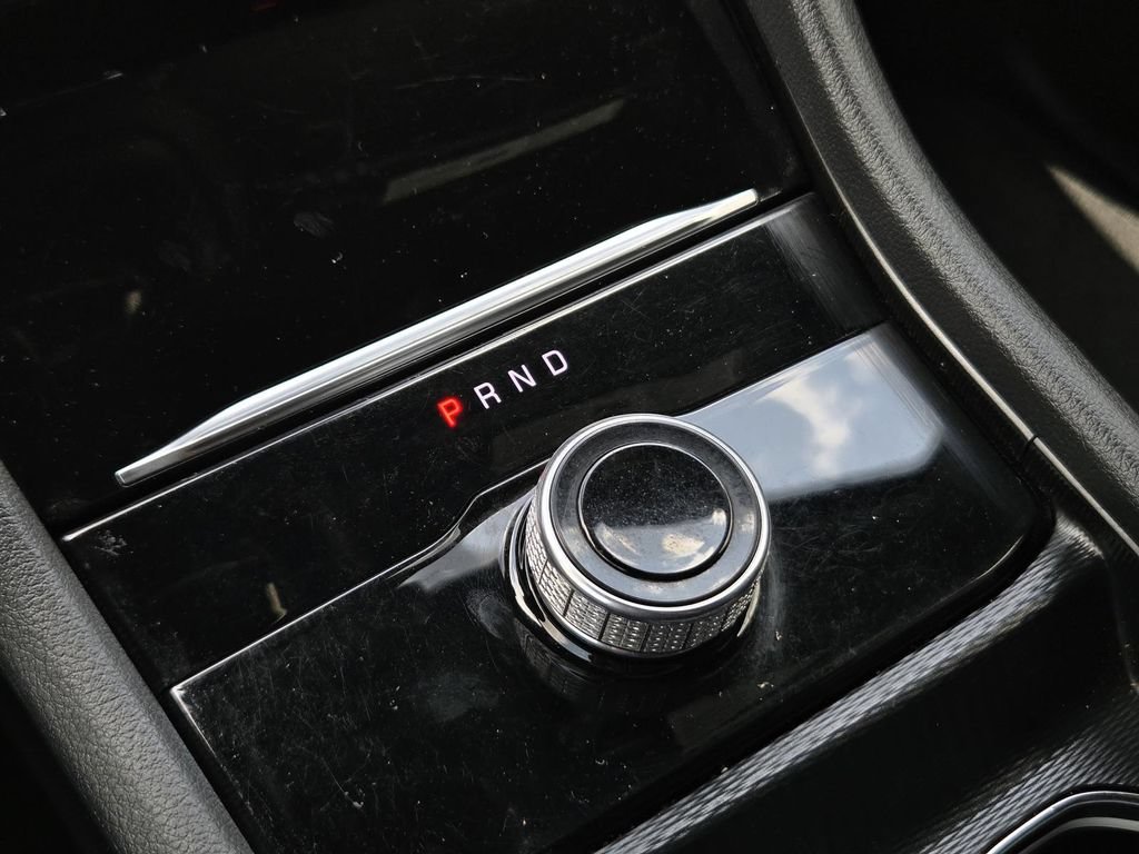 Used 2025 Jeep Grand Cherokee Laredo RWD image 25