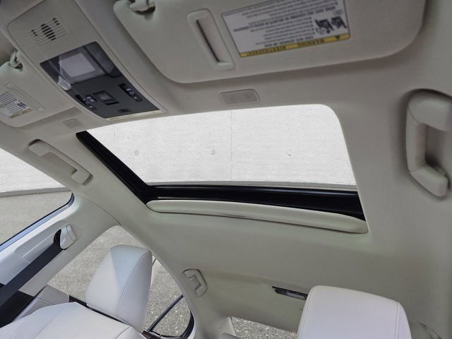 Certified 2025 Lexus ES 300h w/ Premium Package image 30