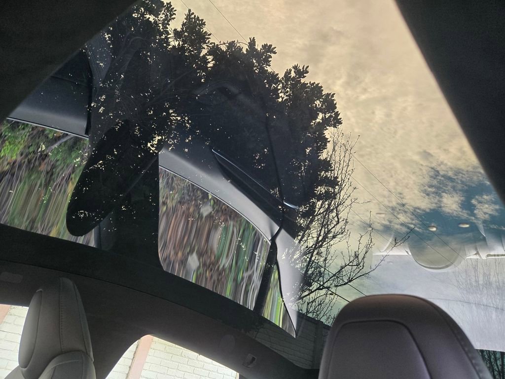Used 2023 Tesla Model S Standard Range image 18