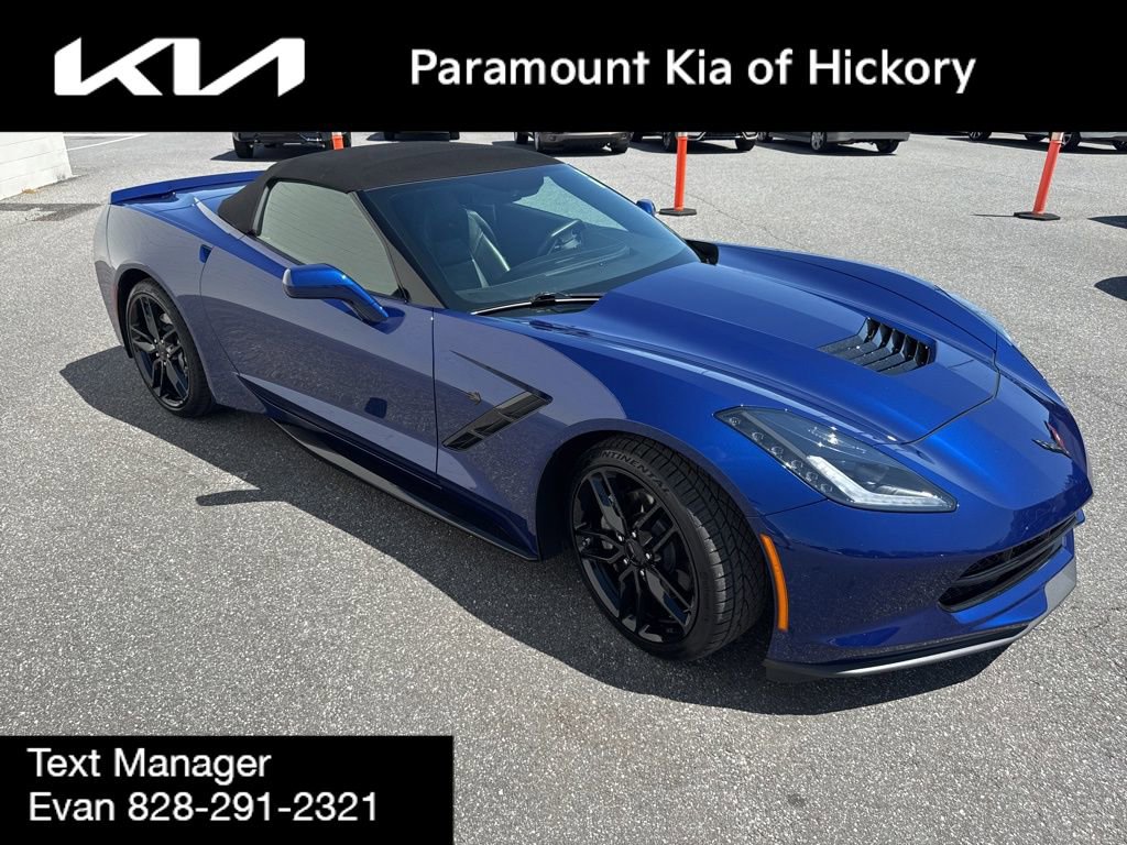 Used 2019 Chevrolet Corvette Stingray Convertible w/ Carbon Flash Badge Package RWD image 3