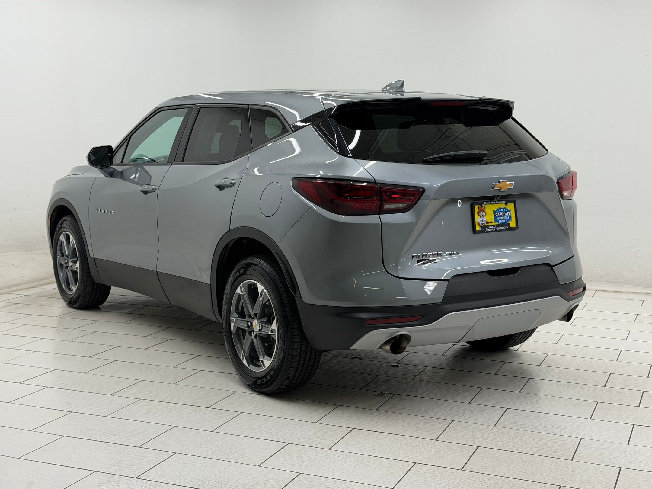 Used 2025 Chevrolet Blazer LT AWD/4WD image 2