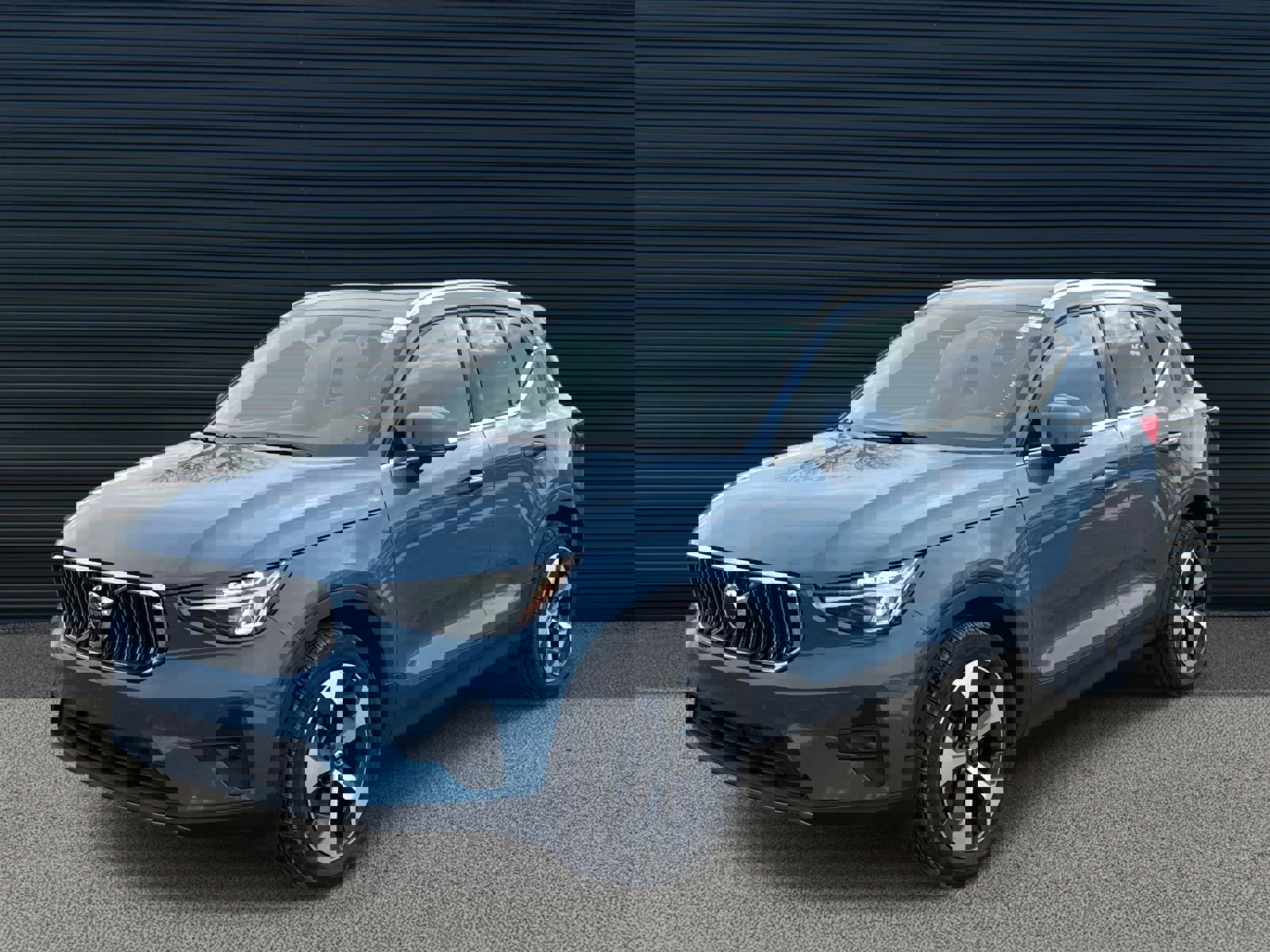 Certified 2025 Volvo XC40 B5 Plus