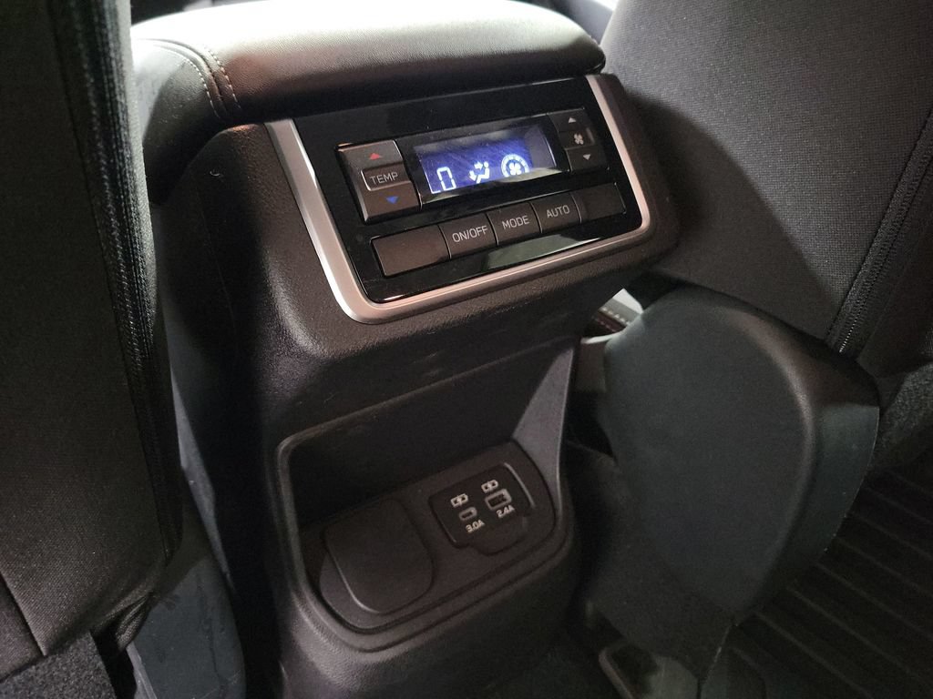 Used 2023 Subaru Ascent Premium AWD/4WD image 29