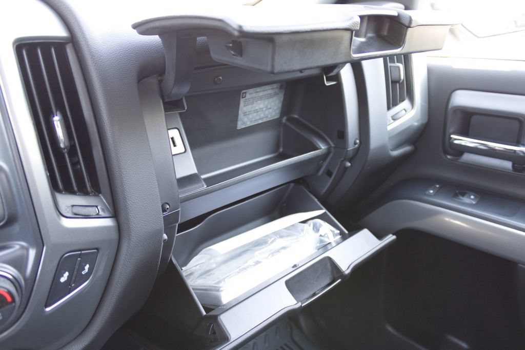 Used 2018 Chevrolet Silverado 1500 LT w/ All Star Edition AWD/4WD image 30