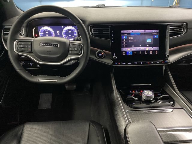 Used 2023 Jeep Wagoneer L Series III w/ Preferred Equipment Group image 5