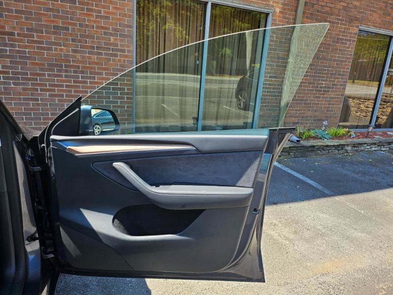 Used 2023 Tesla Model Y Long Range AWD/4WD image 61