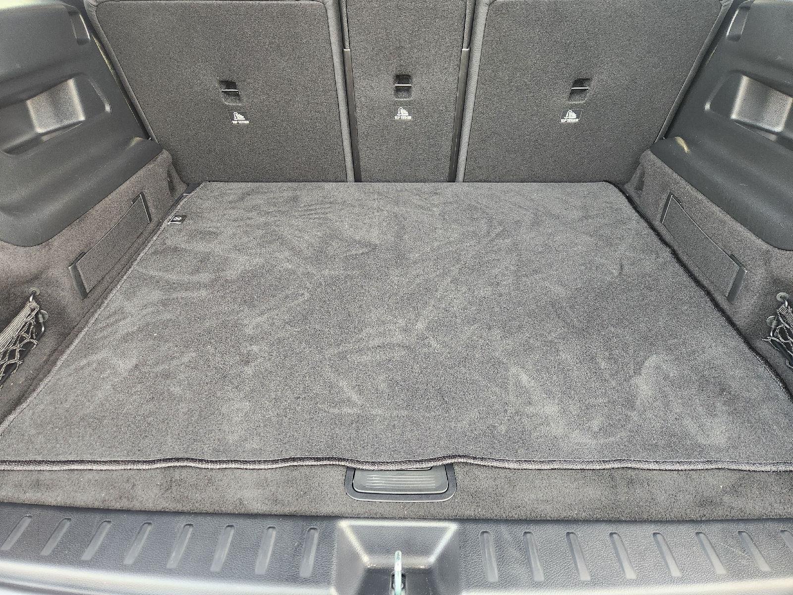 Used 2023 Mercedes-Benz GLB 250 4MATIC w/ Premium Package image 32