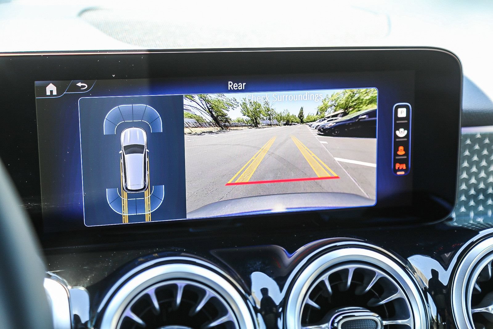 Used 2024 Mercedes-Benz EQB 300 4MATIC image 22