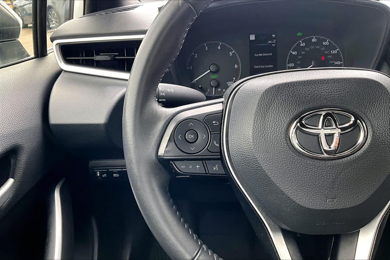 Certified 2025 Toyota Corolla SE FWD image 23