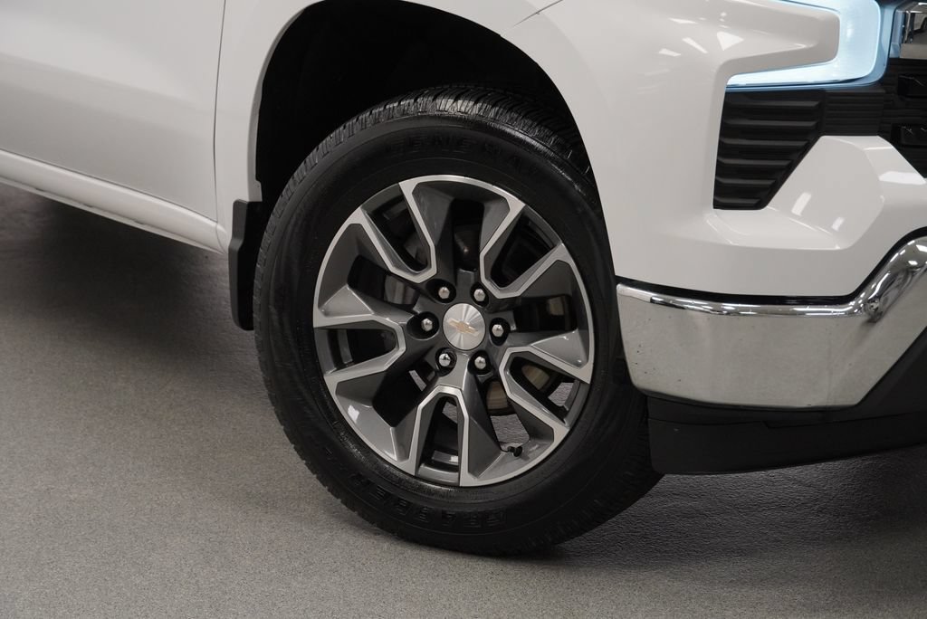 Used 2024 Chevrolet Silverado 1500 LT AWD/4WD image 10