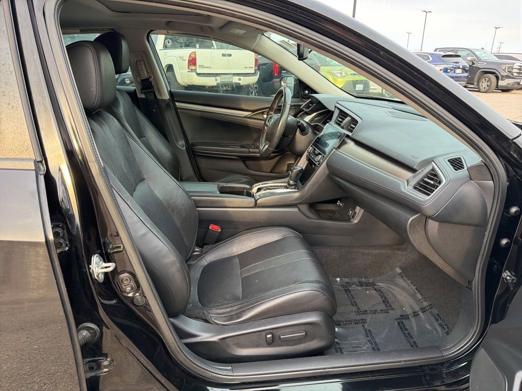 Used 2016 Honda Civic Touring image 32