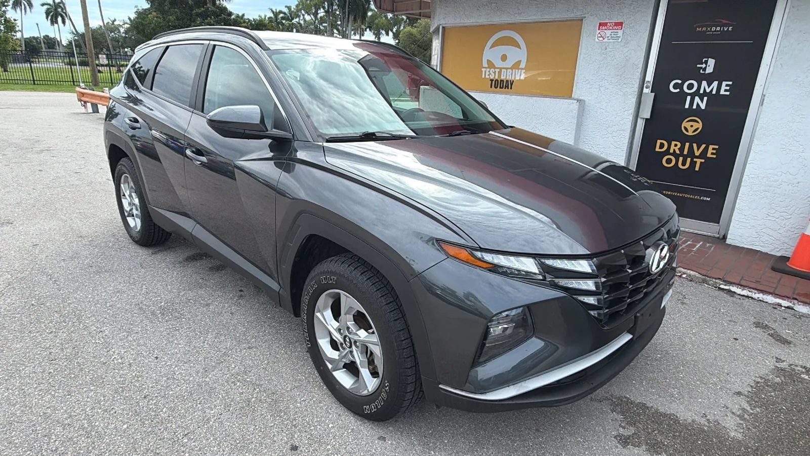 Used 2024 Hyundai Tucson SEL AWD/4WD image 3