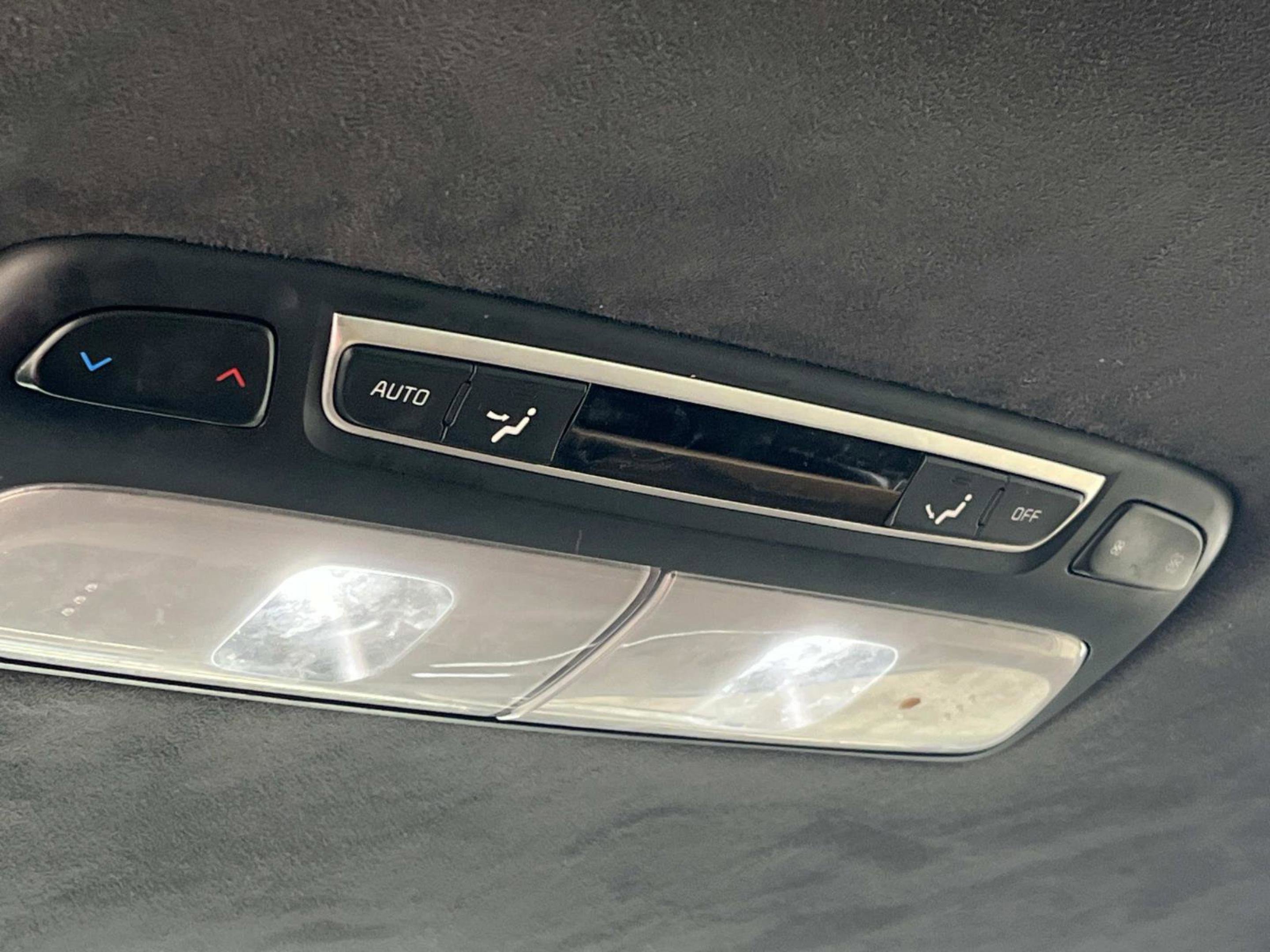 Used 2022 Kia Telluride SX w/ SX Prestige Package image 19