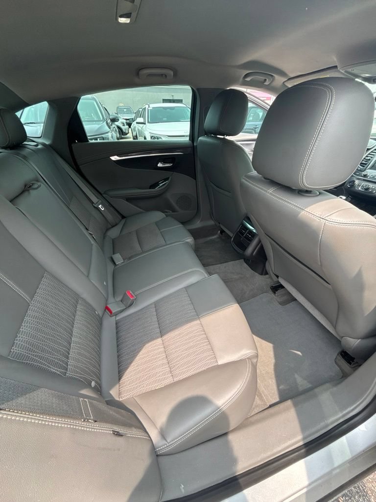 Used 2015 Chevrolet Impala LT FWD image 22