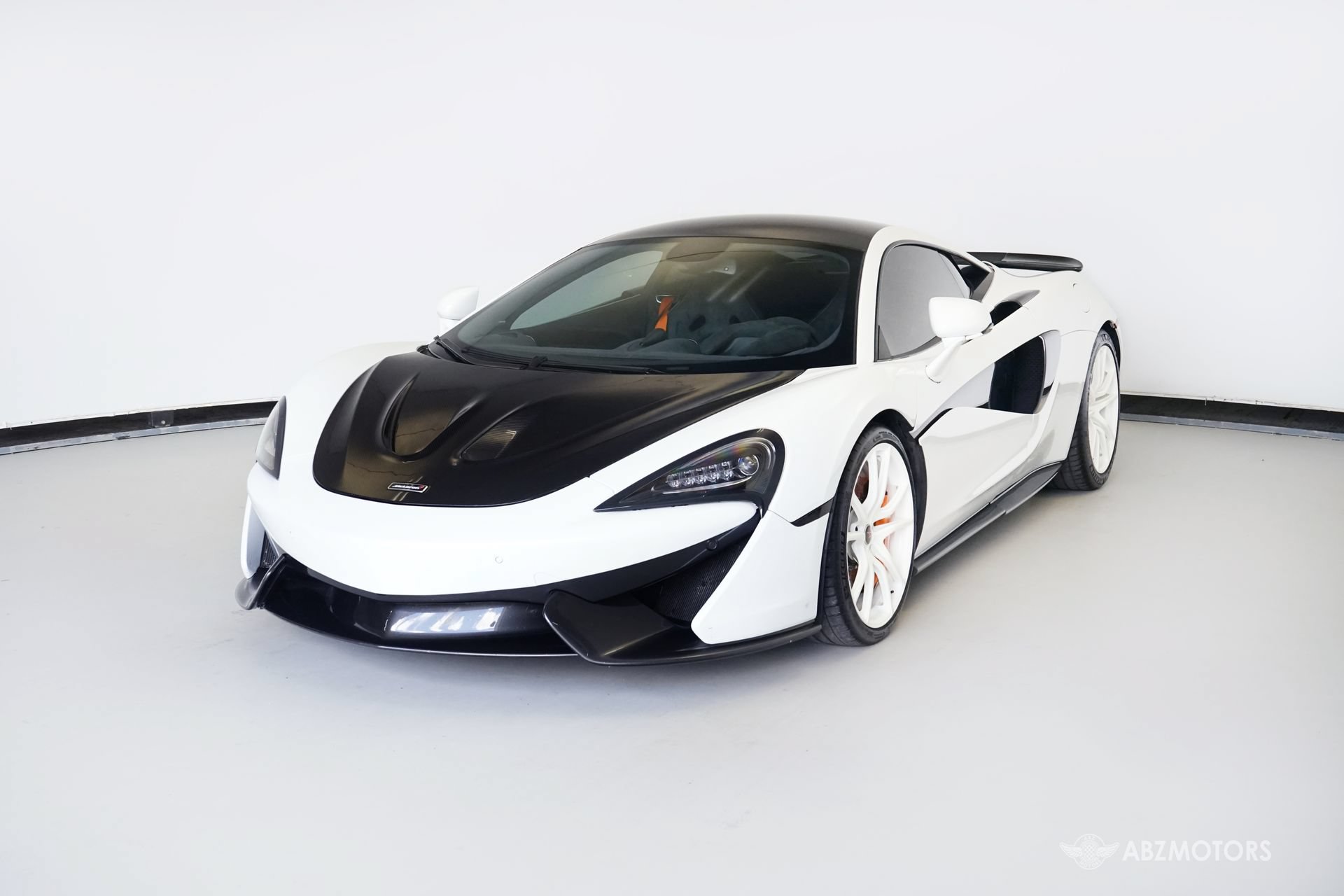 Used 2018 McLaren 570S Coupe RWD image 2