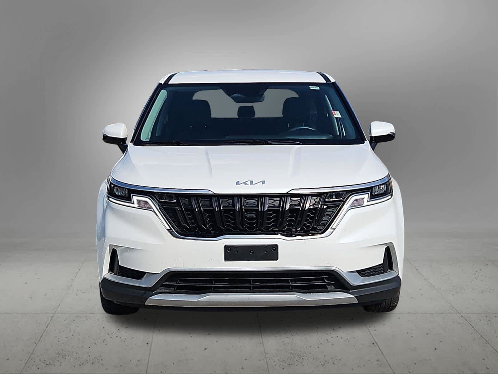 Used 2024 Kia Carnival LX FWD image 8