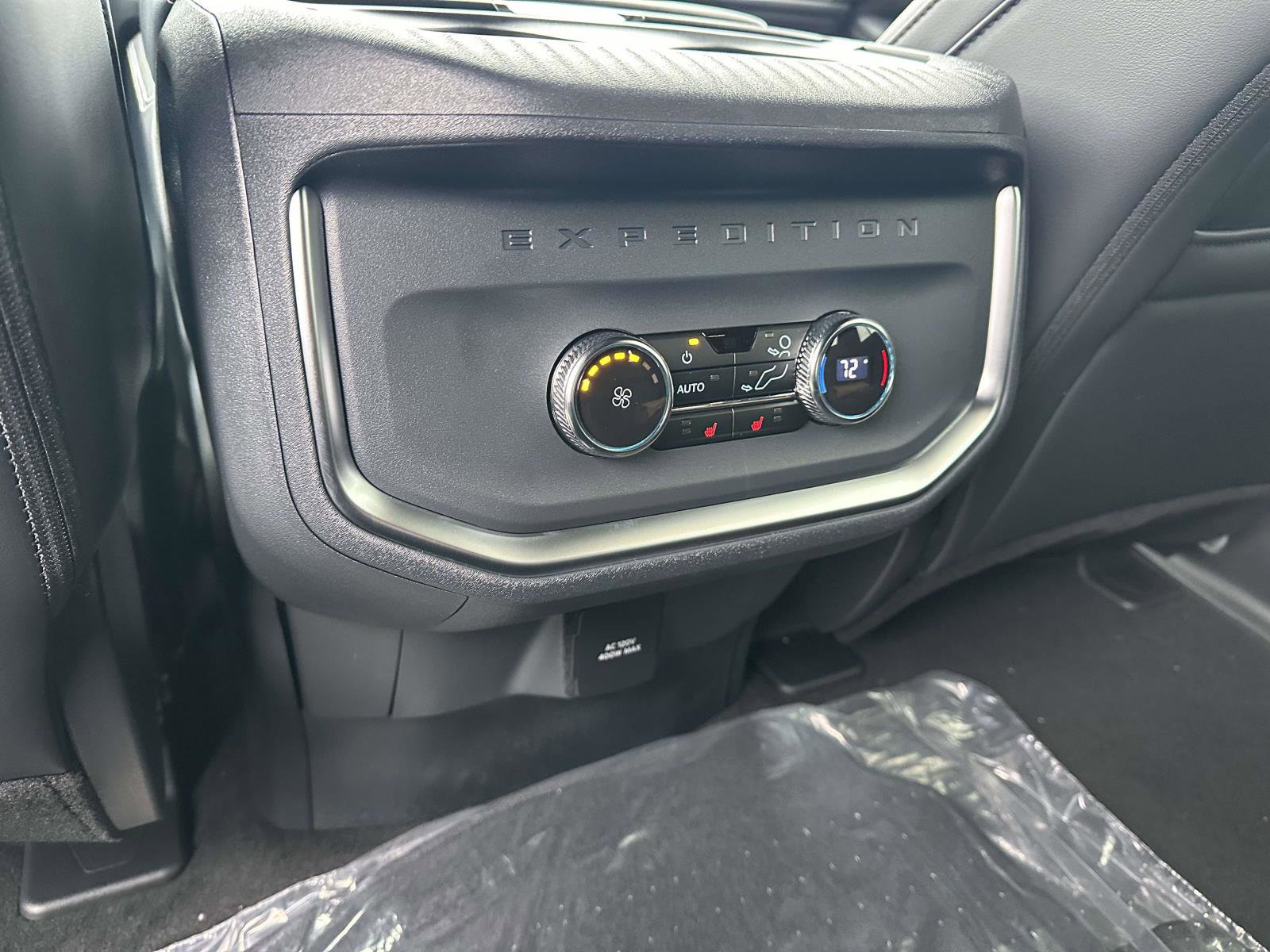 New 2026 Ford Expedition Platinum image 10
