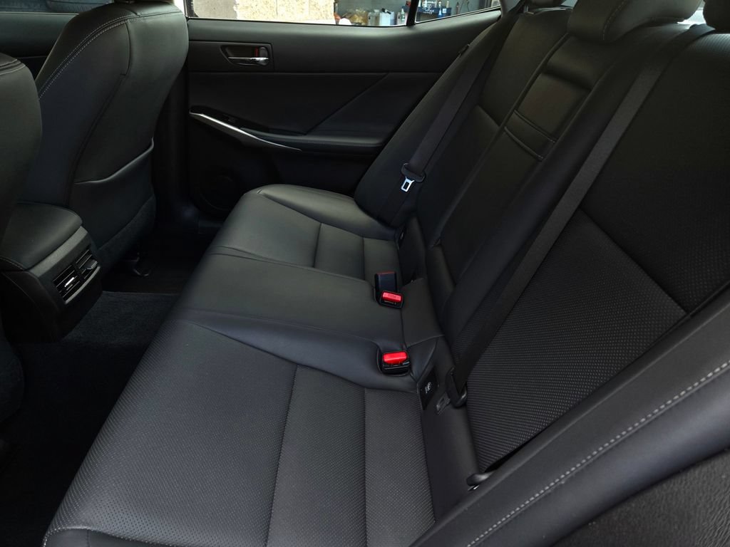 Used 2016 Lexus IS 200t RWD image 13