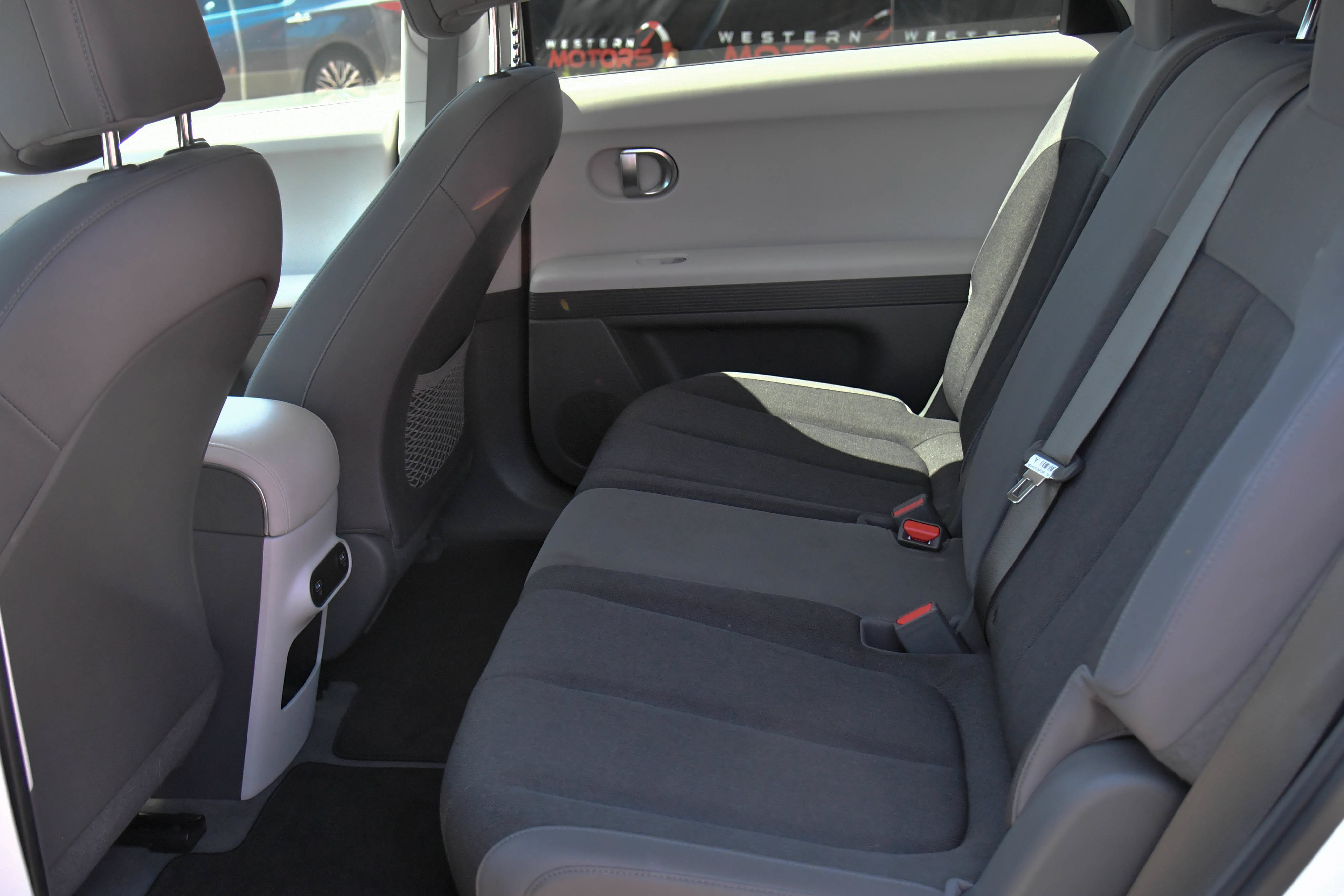 Used 2024 Hyundai Ioniq 5 SE RWD image 38