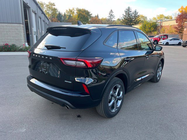 Used 2024 Ford Escape ST-Line AWD/4WD image 5