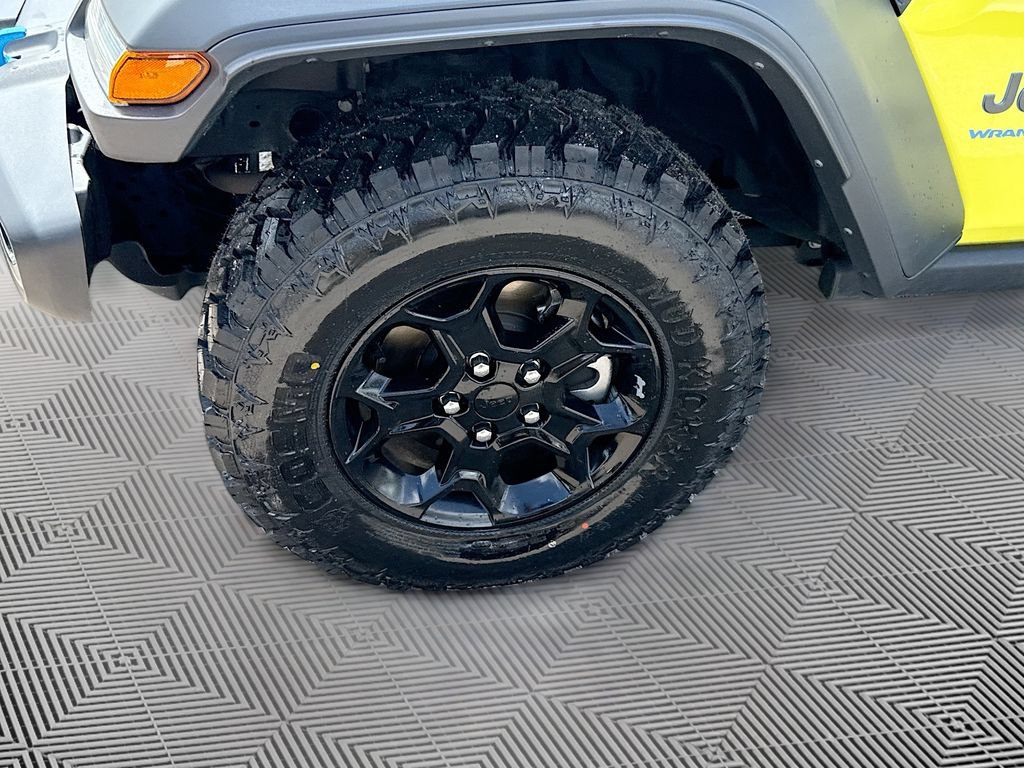 Used 2023 Jeep Wrangler Unlimited w/ Cold Weather Group AWD/4WD image 35